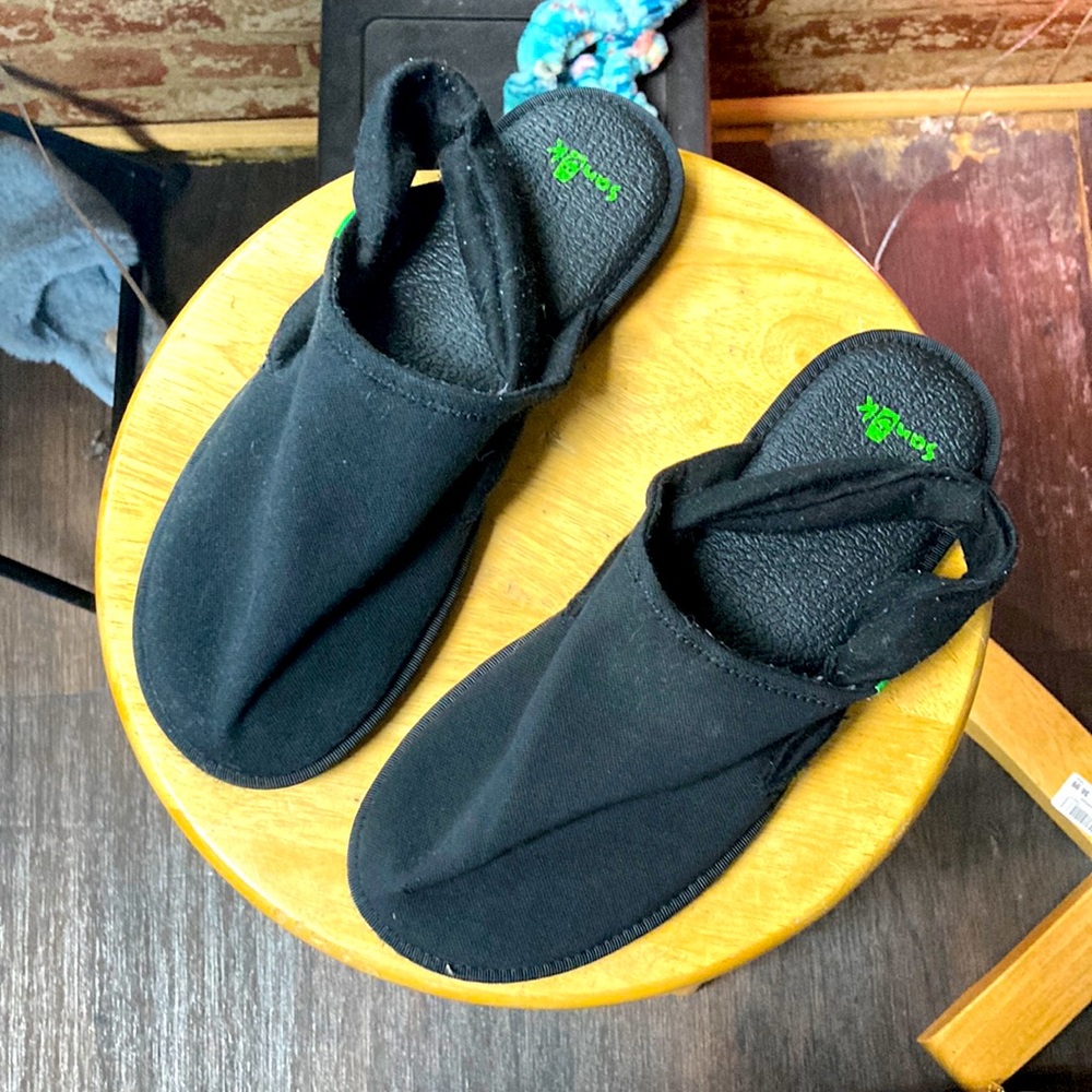Yoga mat Sanuk slip ons